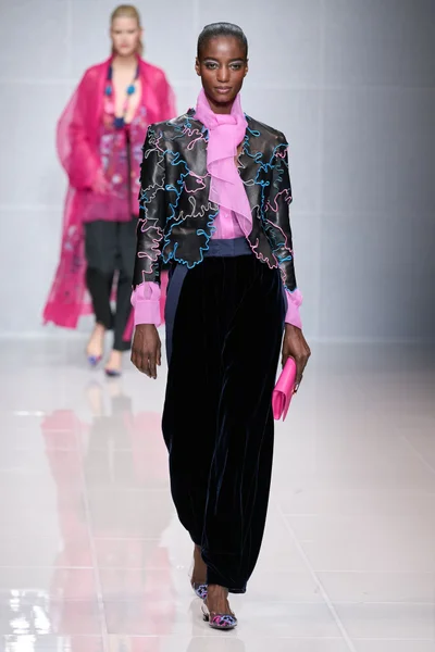 Look 29